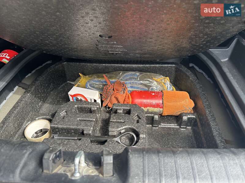 Внедорожник / Кроссовер Kia Niro 2017 в Кривом Роге фото 19 Внедорожник / Кроссовер Kia Niro 2017 в Кривом Роге