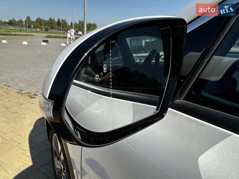 Позашляховик / Кросовер Kia Niro 2019 в Львові