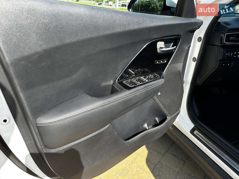 Позашляховик / Кросовер Kia Niro 2019 в Львові