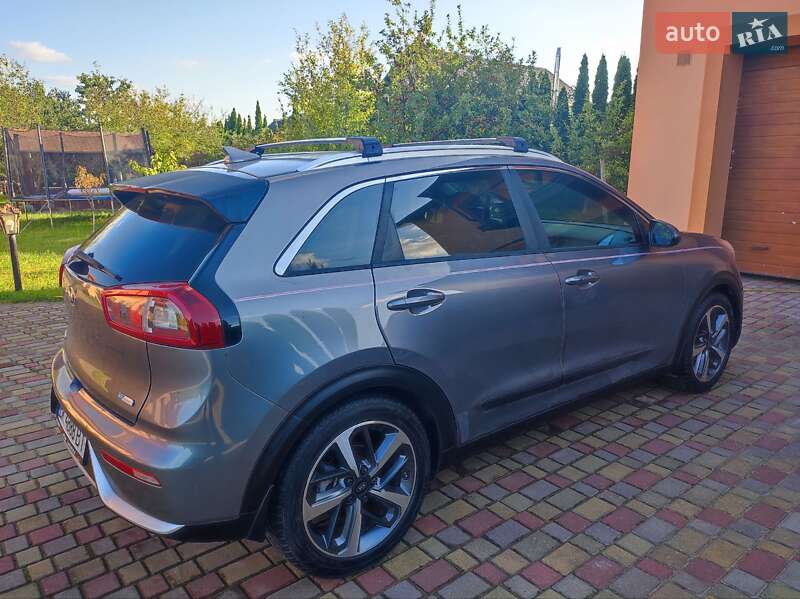 Внедорожник / Кроссовер Kia Niro 2017 в Ровно