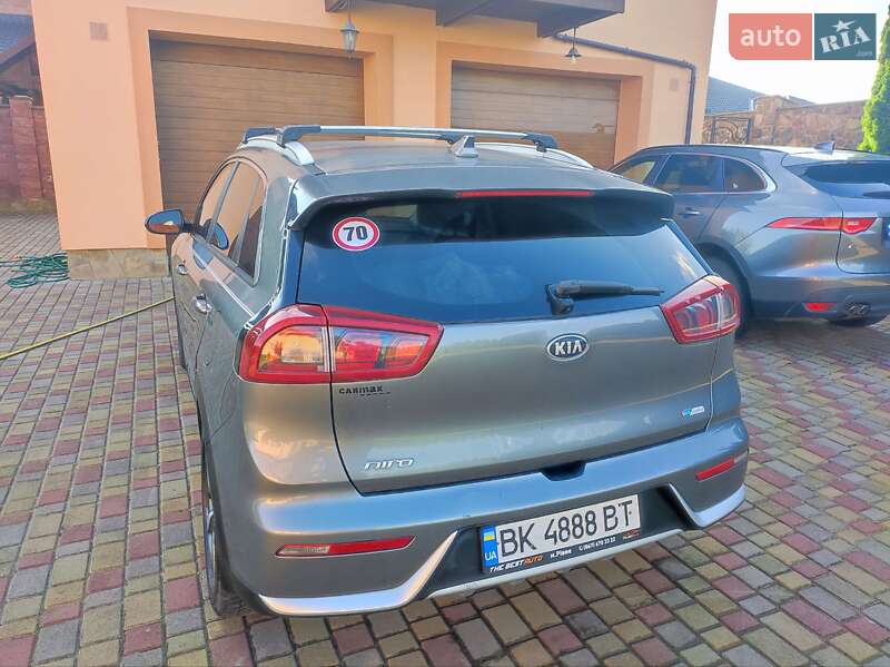 Внедорожник / Кроссовер Kia Niro 2017 в Ровно