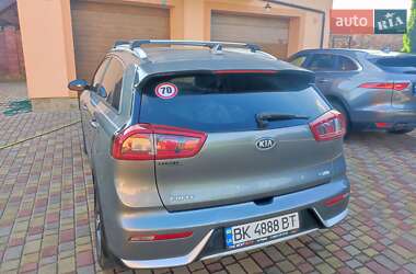 Внедорожник / Кроссовер Kia Niro 2017 в 
