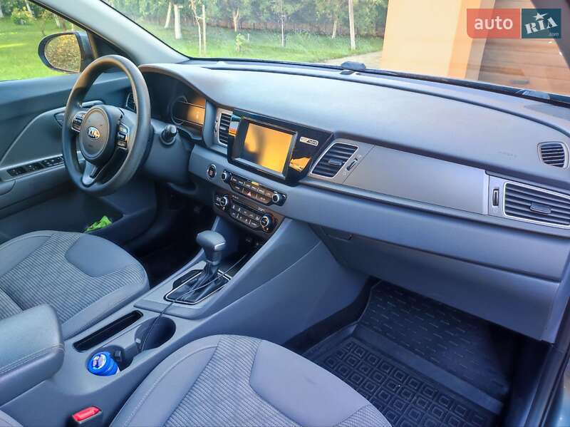 Внедорожник / Кроссовер Kia Niro 2017 в Ровно