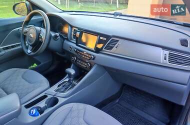 Внедорожник / Кроссовер Kia Niro 2017 в 