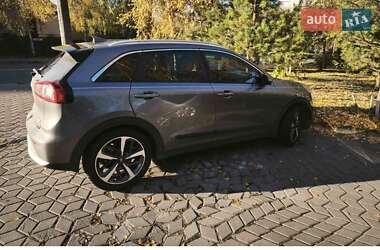 Внедорожник / Кроссовер Kia Niro 2017 в 
