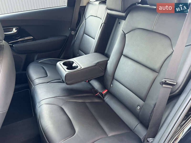 Позашляховик / Кросовер Kia Niro 2020 в Києві фото 63 Позашляховик / Кросовер Kia Niro 2020 в Києві
