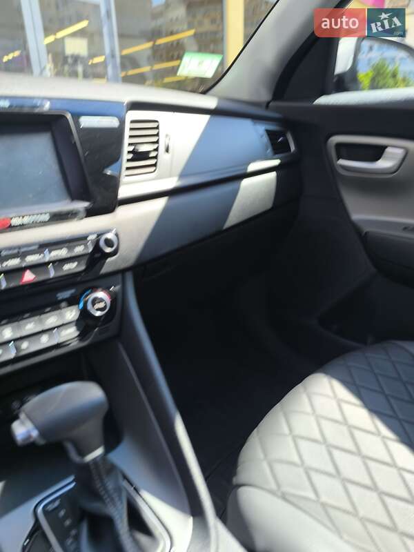 Внедорожник / Кроссовер Kia Niro 2017 в Одессе фото 5 Внедорожник / Кроссовер Kia Niro 2017 в Одессе