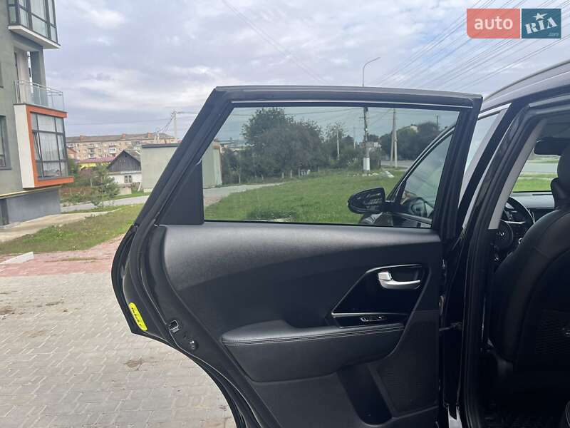 Внедорожник / Кроссовер Kia Niro 2018 в Чорткове фото 8 Внедорожник / Кроссовер Kia Niro 2018 в Чорткове