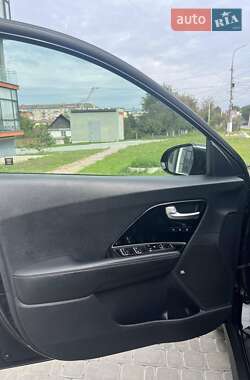 Внедорожник / Кроссовер Kia Niro 2018 в 