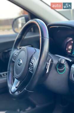 Внедорожник / Кроссовер Kia Niro 2020 в 