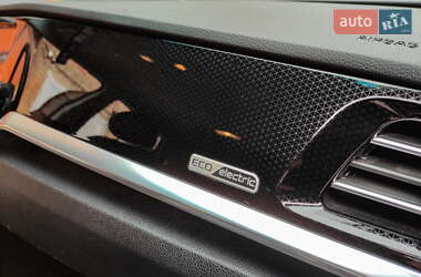 Позашляховик / Кросовер Kia Niro 2020 в 