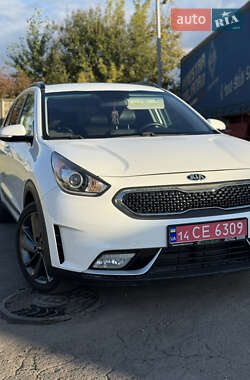 Позашляховик / Кросовер Kia Niro 2017 в Львові