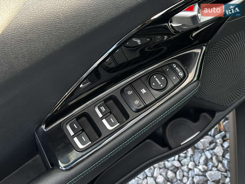 Внедорожник / Кроссовер Kia Niro 2021 в Львове