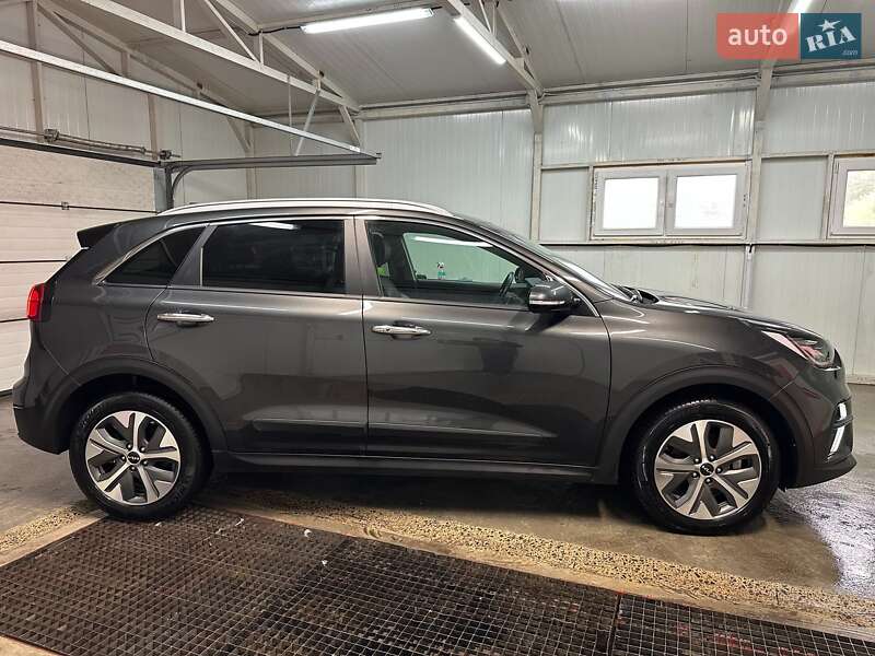 Позашляховик / Кросовер Kia Niro 2022 в Львові фото 23 Позашляховик / Кросовер Kia Niro 2022 в Львові