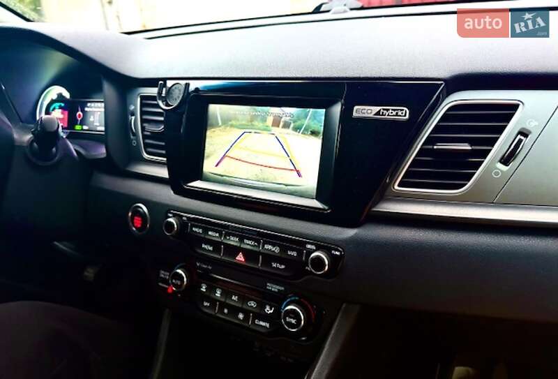 Внедорожник / Кроссовер Kia Niro 2017 в Запорожье