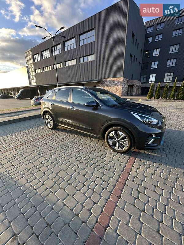 Позашляховик / Кросовер Kia Niro 2020 в Львові