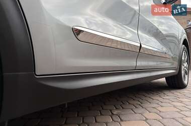 Внедорожник / Кроссовер Kia Niro 2022 в 