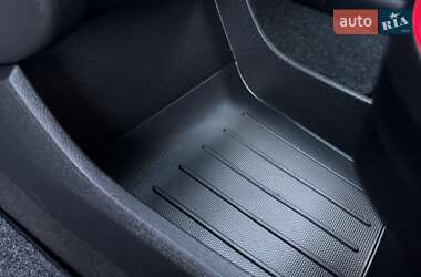 Внедорожник / Кроссовер Kia Niro 2022 в 