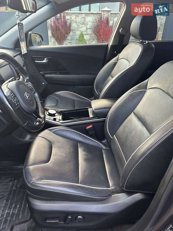 Внедорожник / Кроссовер Kia Niro 2020 в Хмельницком