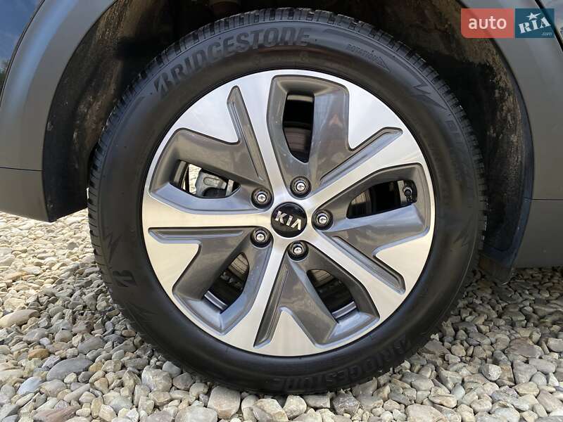 Позашляховик / Кросовер Kia Niro 2020 в Львові фото 24 Позашляховик / Кросовер Kia Niro 2020 в Львові