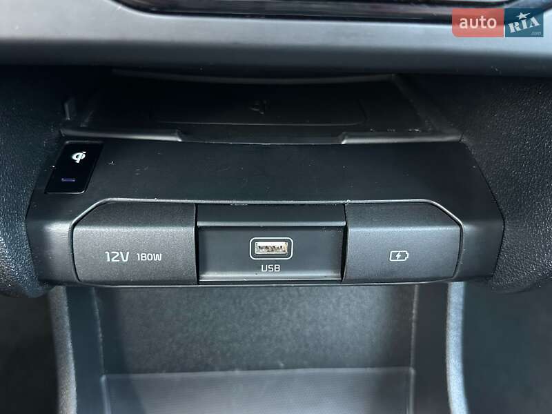 Позашляховик / Кросовер Kia Niro 2020 в Львові