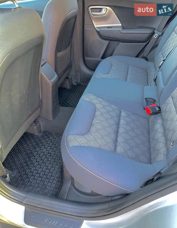 Позашляховик / Кросовер Kia Niro 2018 в Львові фото 11 Позашляховик / Кросовер Kia Niro 2018 в Львові