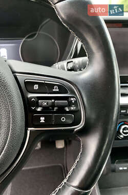 Позашляховик / Кросовер Kia Niro 2021 в 