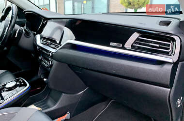 Позашляховик / Кросовер Kia Niro 2021 в 