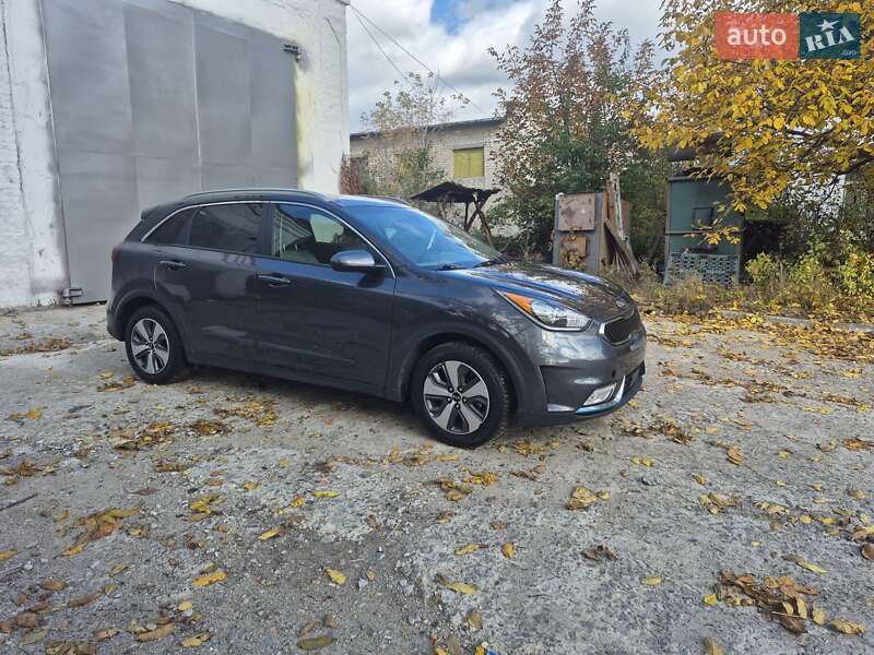 Позашляховик / Кросовер Kia Niro 2019 в 