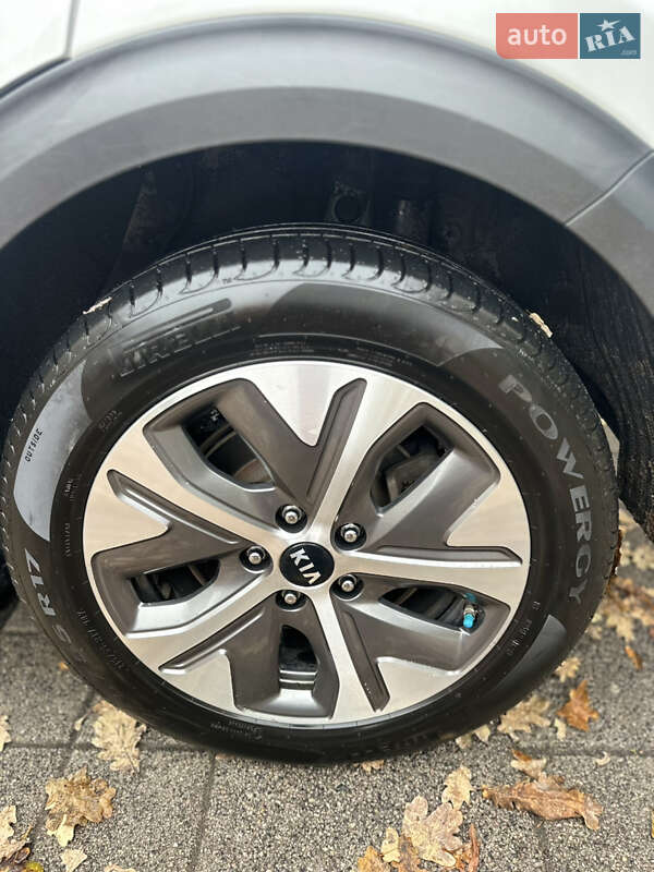 Внедорожник / Кроссовер Kia Niro 2020 в Ирпене