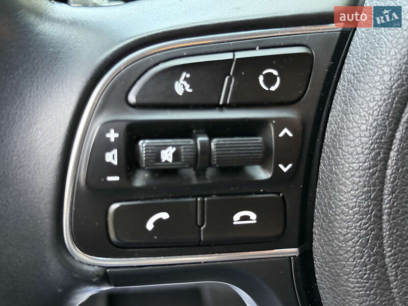 Внедорожник / Кроссовер Kia Niro 2020 в Кривом Роге