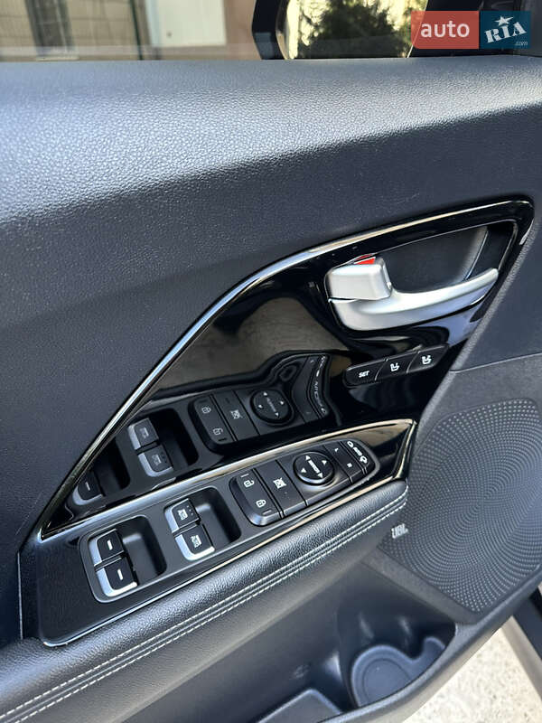 Позашляховик / Кросовер Kia Niro 2019 в Івано-Франківську