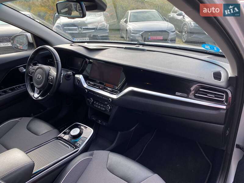Позашляховик / Кросовер Kia Niro 2020 в Львові фото 10 Позашляховик / Кросовер Kia Niro 2020 в Львові