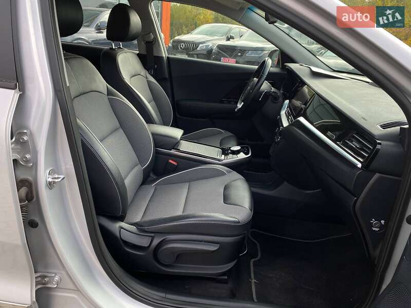 Позашляховик / Кросовер Kia Niro 2020 в Львові фото 25 Позашляховик / Кросовер Kia Niro 2020 в Львові