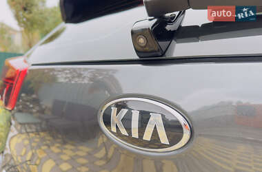 Внедорожник / Кроссовер Kia Niro 2021 в 