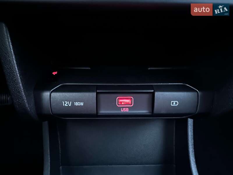 Позашляховик / Кросовер Kia Niro 2020 в Львові фото 15 Позашляховик / Кросовер Kia Niro 2020 в Львові