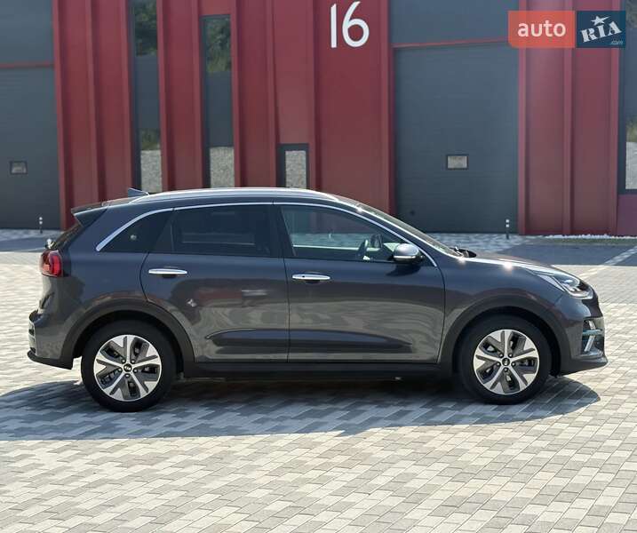 Позашляховик / Кросовер Kia Niro 2020 в Львові фото 9 Позашляховик / Кросовер Kia Niro 2020 в Львові