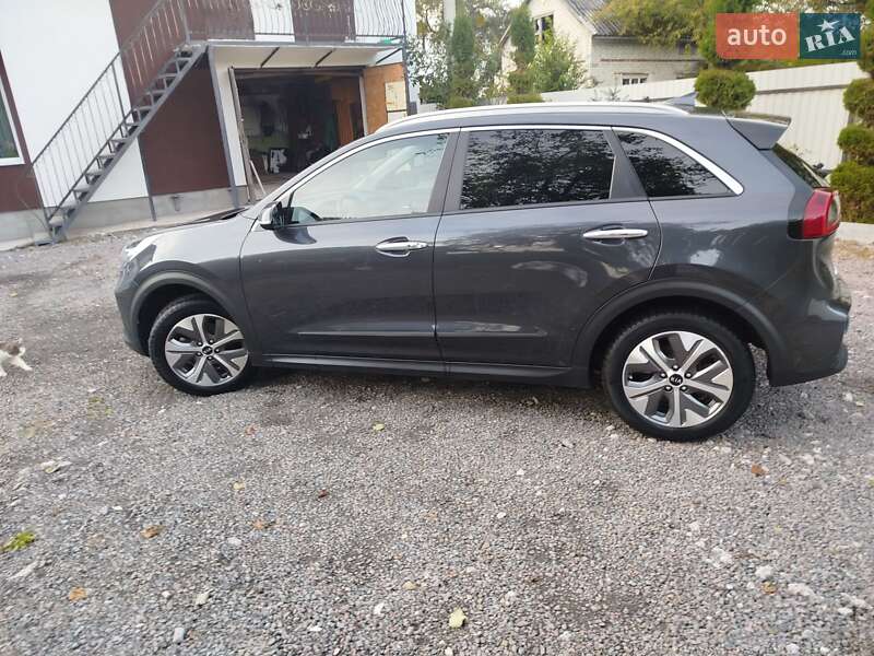 Внедорожник / Кроссовер Kia Niro 2019 в Львове фото 4 Внедорожник / Кроссовер Kia Niro 2019 в Львове