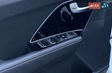 Внедорожник / Кроссовер Kia Niro 2021 в 