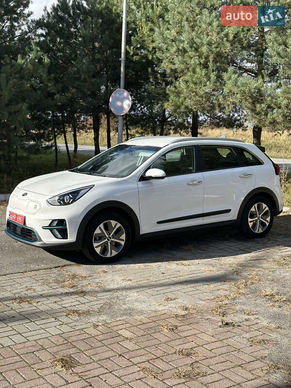 Позашляховик / Кросовер Kia Niro 2020 в Львові фото 15 Позашляховик / Кросовер Kia Niro 2020 в Львові