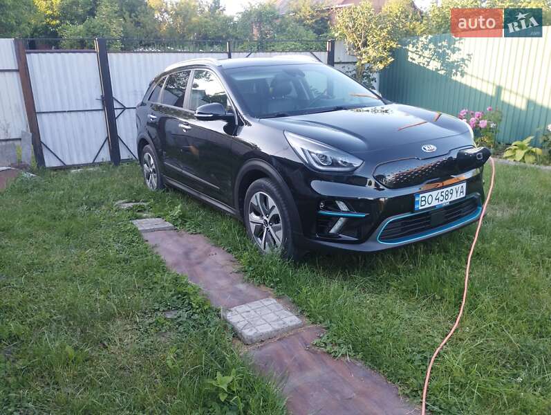 Внедорожник / Кроссовер Kia Niro 2019 в Хмельницком