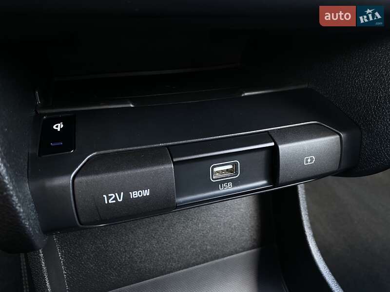 Внедорожник / Кроссовер Kia Niro 2020 в Львове