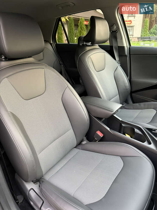 Внедорожник / Кроссовер Kia Niro 2023 в Киеве