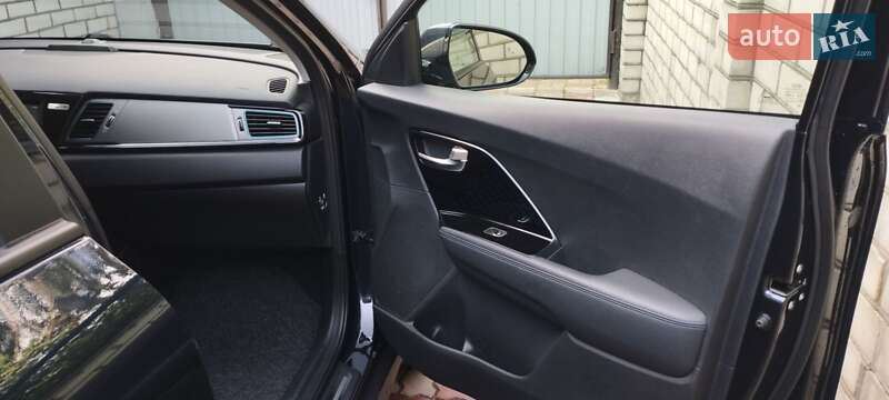 Внедорожник / Кроссовер Kia Niro 2019 в Житомире фото 6 Внедорожник / Кроссовер Kia Niro 2019 в Житомире