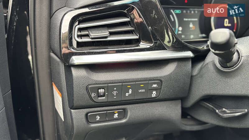 Внедорожник / Кроссовер Kia Niro 2020 в Млинове