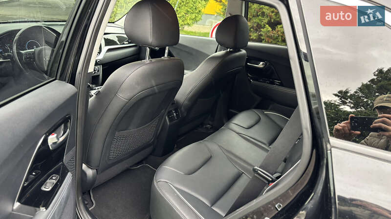 Внедорожник / Кроссовер Kia Niro 2020 в Млинове