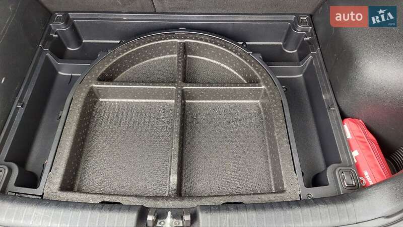 Внедорожник / Кроссовер Kia Niro 2018 в Тысменице фото 23 Внедорожник / Кроссовер Kia Niro 2018 в Тысменице