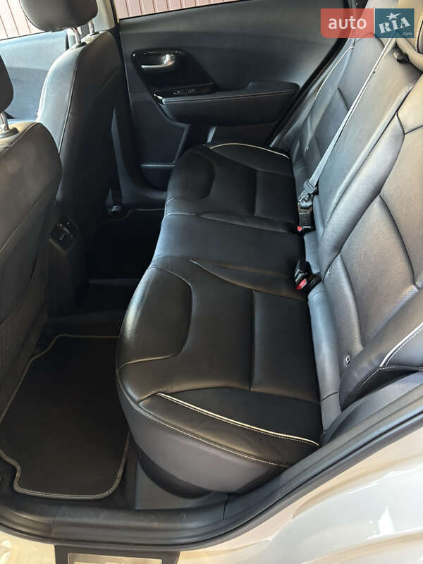 Позашляховик / Кросовер Kia Niro 2020 в Черкасах