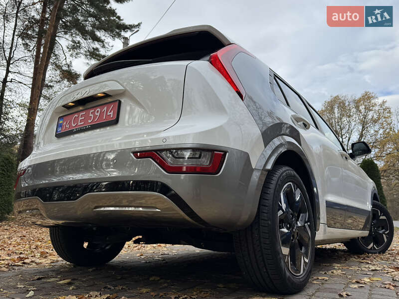 Внедорожник / Кроссовер Kia Niro 2023 в Дрогобыче