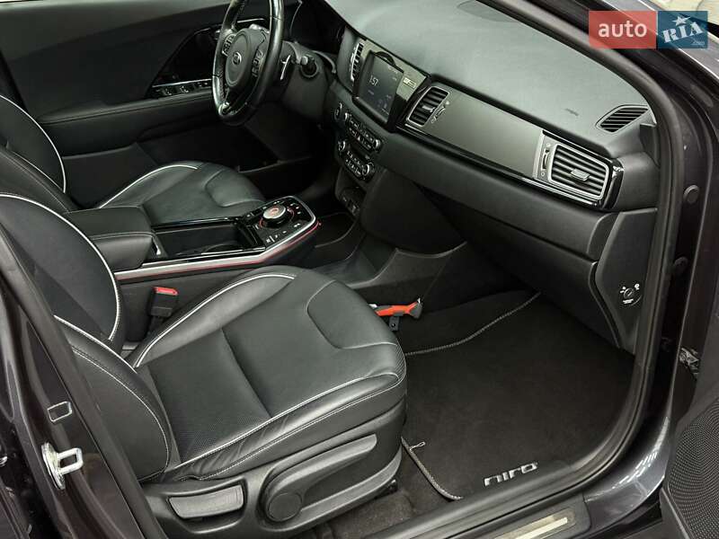 Внедорожник / Кроссовер Kia Niro 2019 в Луцке фото 23 Внедорожник / Кроссовер Kia Niro 2019 в Луцке